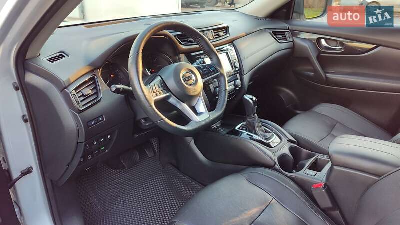 Внедорожник / Кроссовер Nissan Rogue 2020 в Полтаве