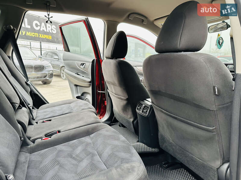 Внедорожник / Кроссовер Nissan Rogue 2015 в Харькове