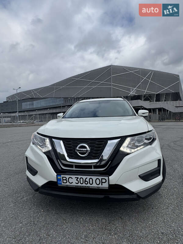 Внедорожник / Кроссовер Nissan Rogue 2016 в Мостиске