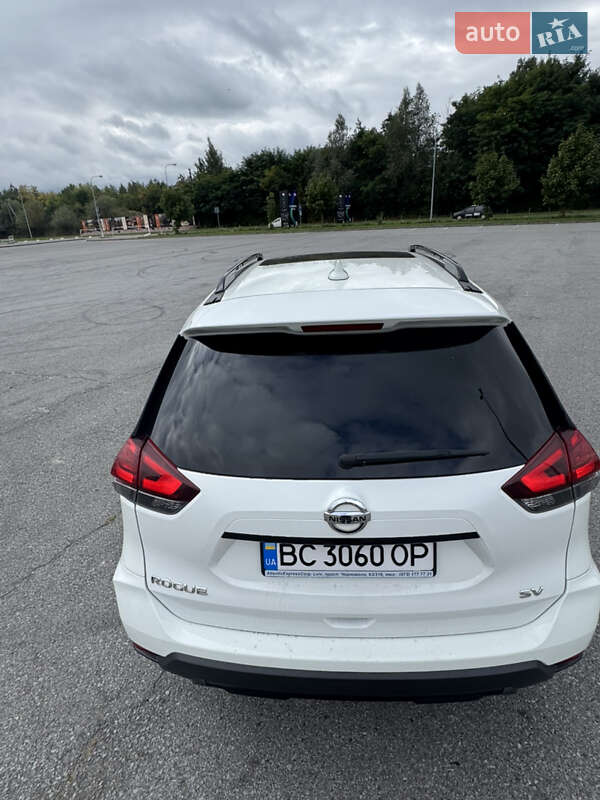 Внедорожник / Кроссовер Nissan Rogue 2016 в Мостиске