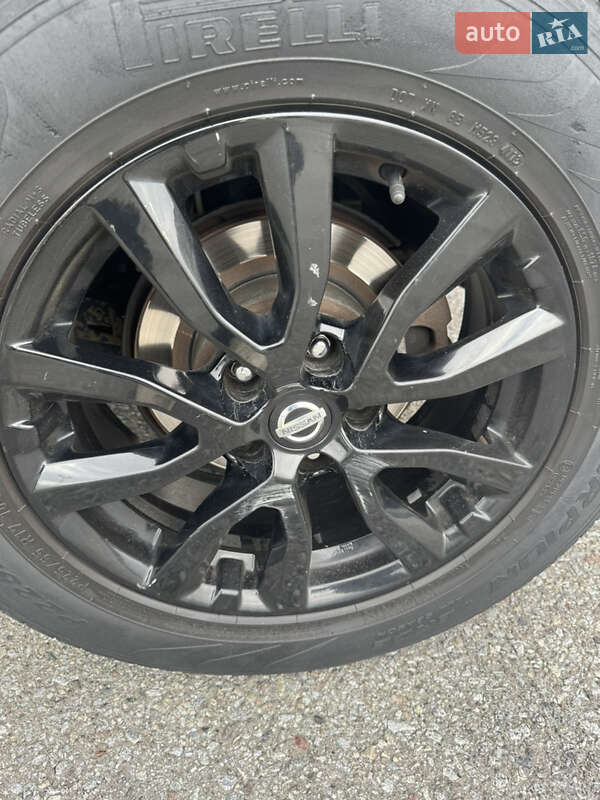 Внедорожник / Кроссовер Nissan Rogue 2016 в Мостиске