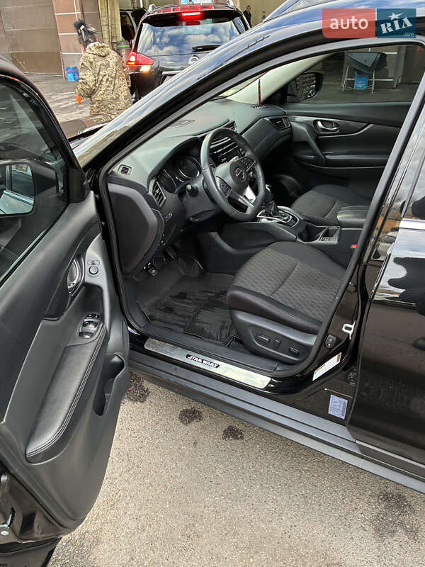 Внедорожник / Кроссовер Nissan Rogue 2016 в Харькове