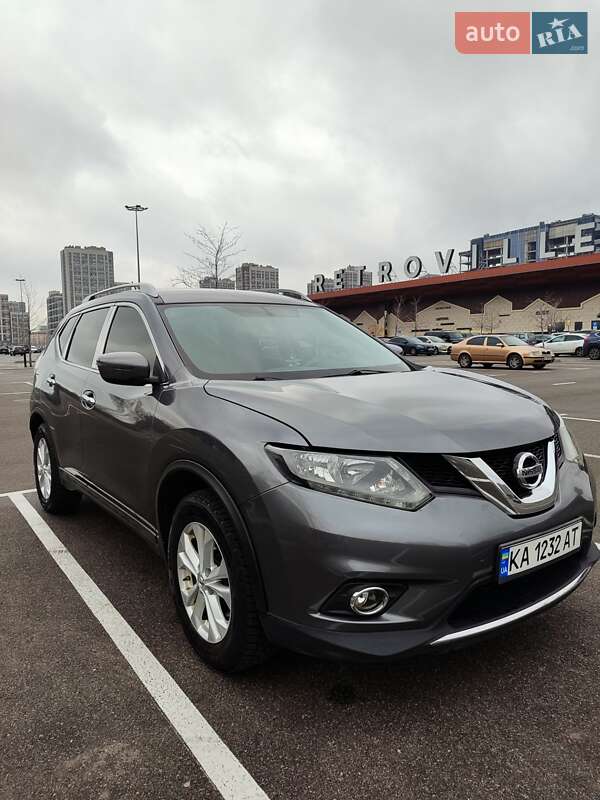 Внедорожник / Кроссовер Nissan Rogue 2015 в Киеве