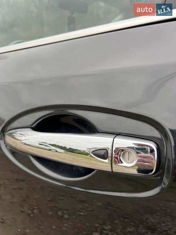 Внедорожник / Кроссовер Nissan Rogue 2018 в Новояворовске