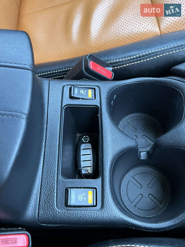 Внедорожник / Кроссовер Nissan Rogue 2018 в Новояворовске