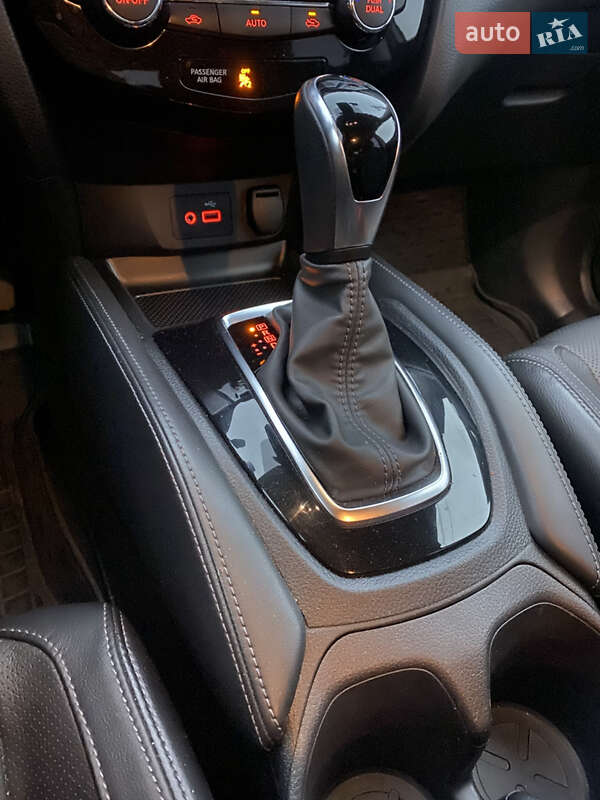 Внедорожник / Кроссовер Nissan Rogue 2020 в Киеве