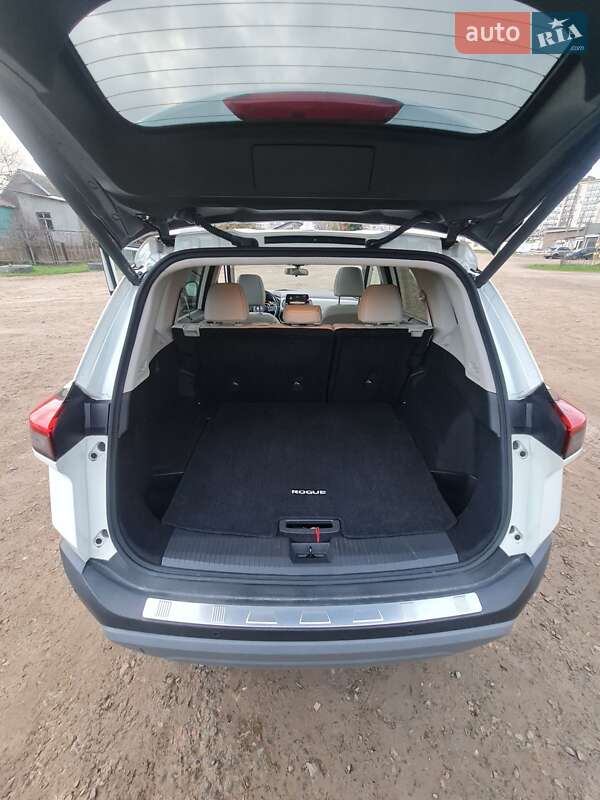 Внедорожник / Кроссовер Nissan Rogue 2023 в Черноморске