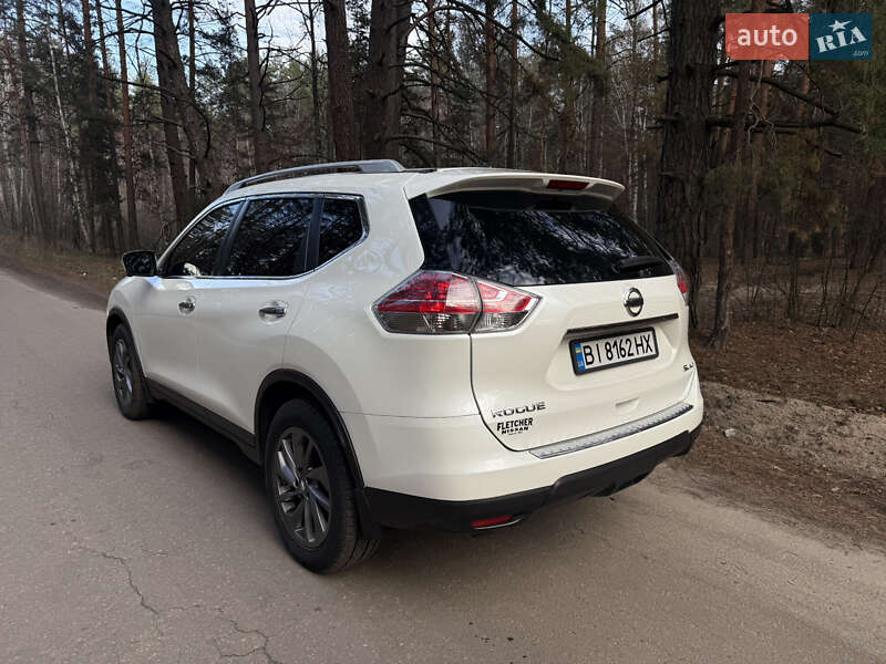 Внедорожник / Кроссовер Nissan Rogue 2015 в Краснокутске