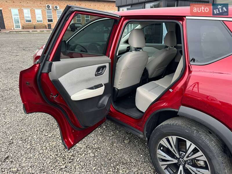 Внедорожник / Кроссовер Nissan Rogue 2022 в Луцке