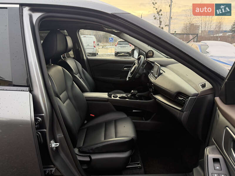 Внедорожник / Кроссовер Nissan Rogue 2021 в Львове