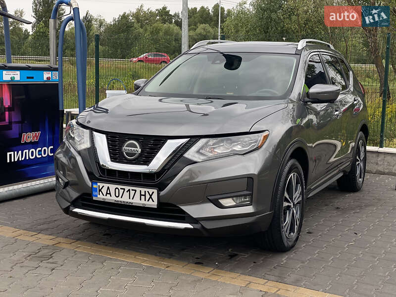 Внедорожник / Кроссовер Nissan Rogue 2018 в Киеве