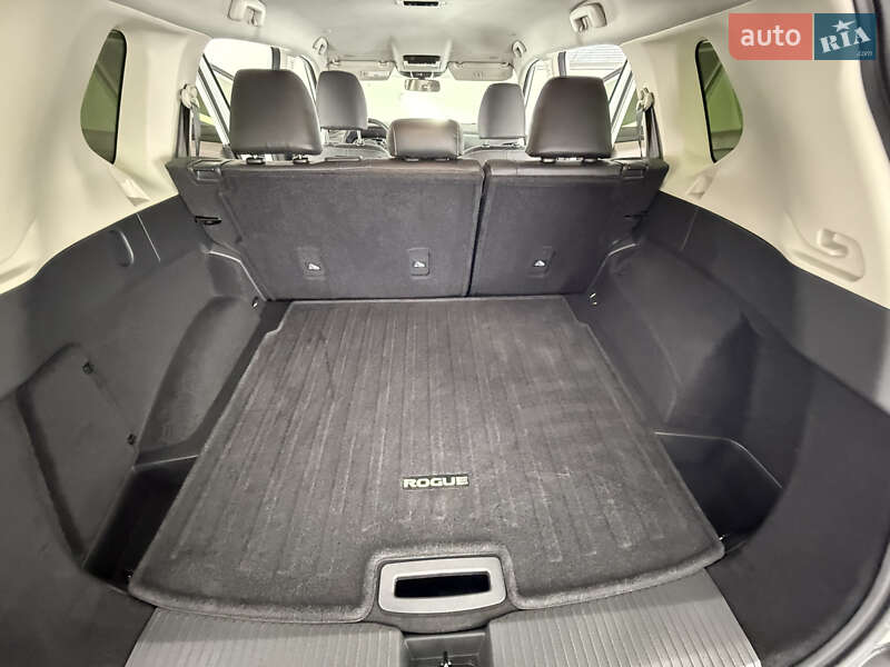 Позашляховик / Кросовер Nissan Rogue 2023 в Трускавці