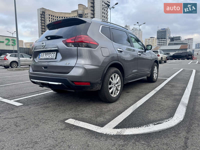 Внедорожник / Кроссовер Nissan Rogue 2017 в Киеве