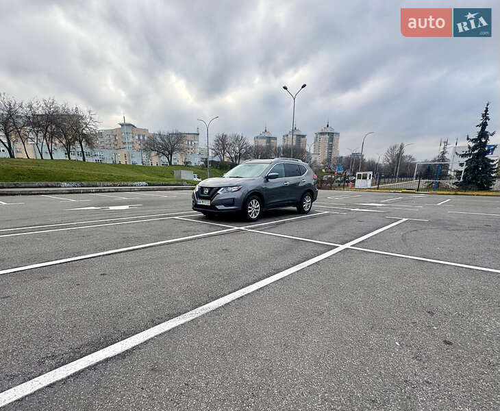 Внедорожник / Кроссовер Nissan Rogue 2017 в Киеве