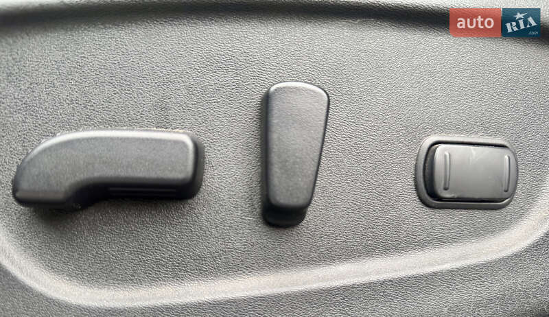 Внедорожник / Кроссовер Nissan Rogue 2017 в Киеве