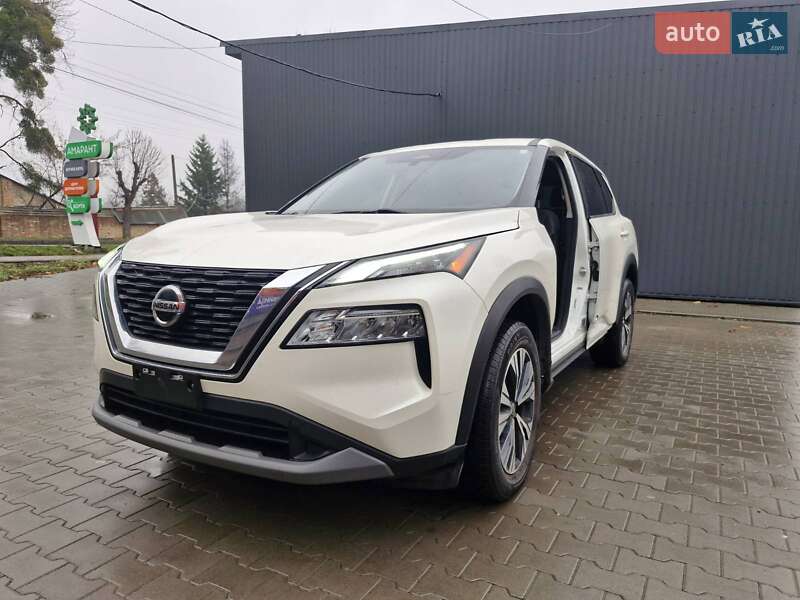 Позашляховик / Кросовер Nissan Rogue 2021 в Умані