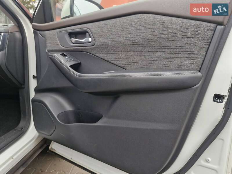 Позашляховик / Кросовер Nissan Rogue 2021 в Умані