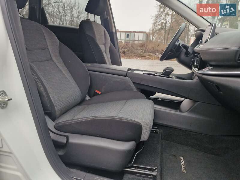 Позашляховик / Кросовер Nissan Rogue 2021 в Умані