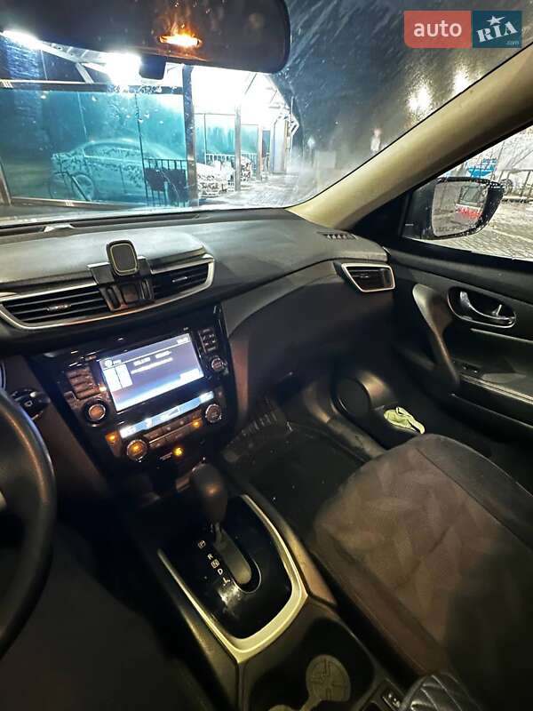 Позашляховик / Кросовер Nissan Rogue 2016 в Києві