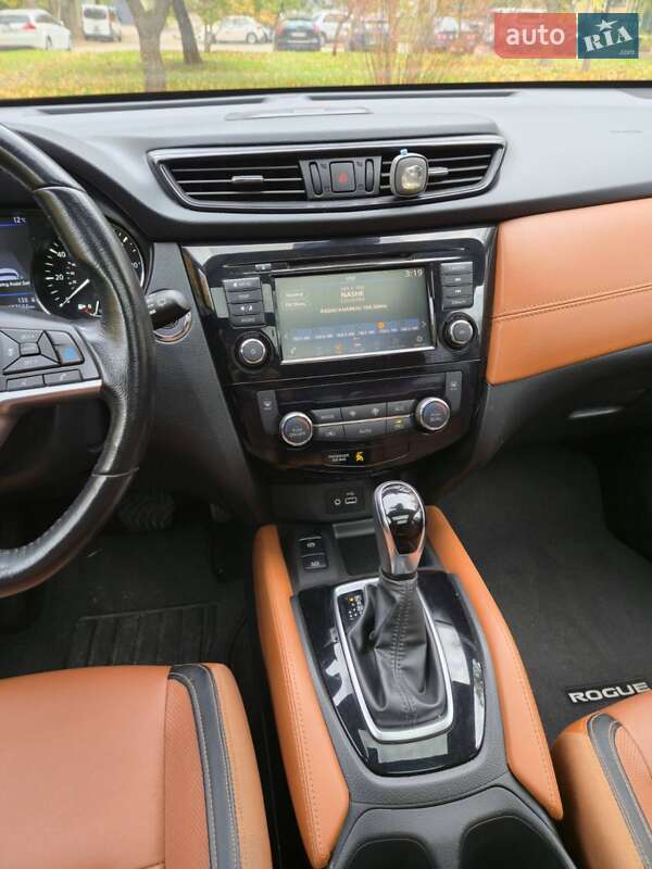 Позашляховик / Кросовер Nissan Rogue 2018 в Харкові