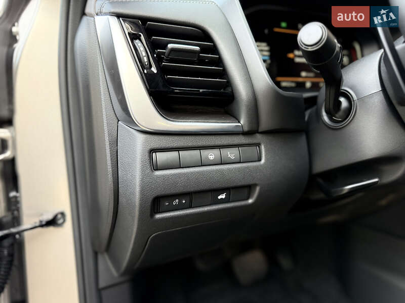 Позашляховик / Кросовер Nissan Rogue 2021 в Києві