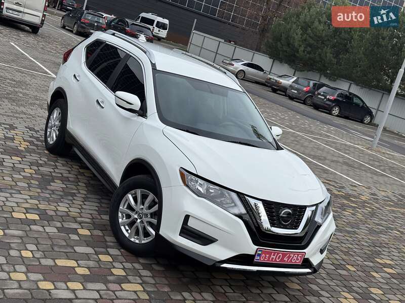 Позашляховик / Кросовер Nissan Rogue 2018 в Луцьку