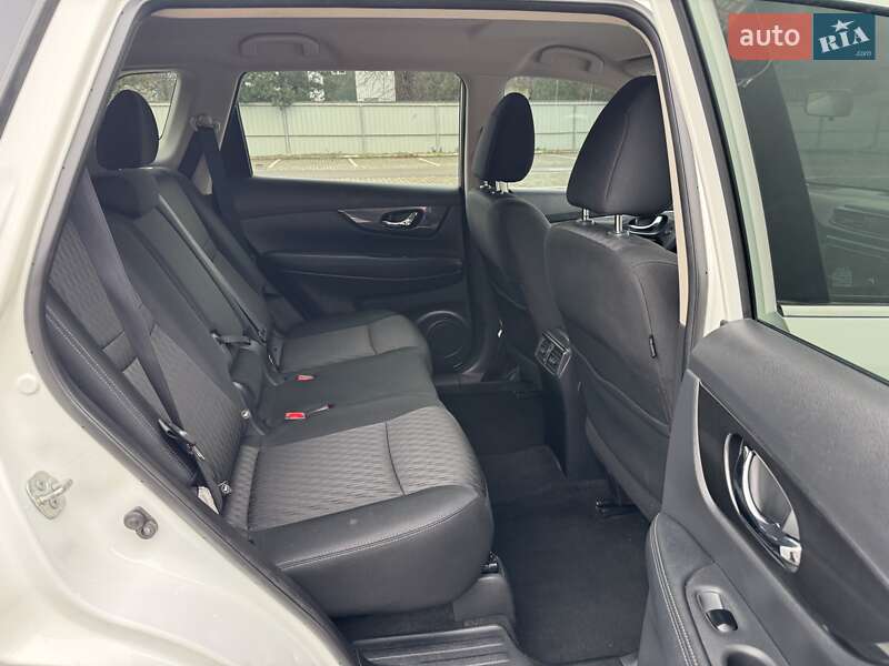 Позашляховик / Кросовер Nissan Rogue 2018 в Луцьку