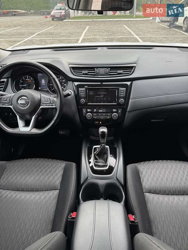 Позашляховик / Кросовер Nissan Rogue 2018 в Луцьку