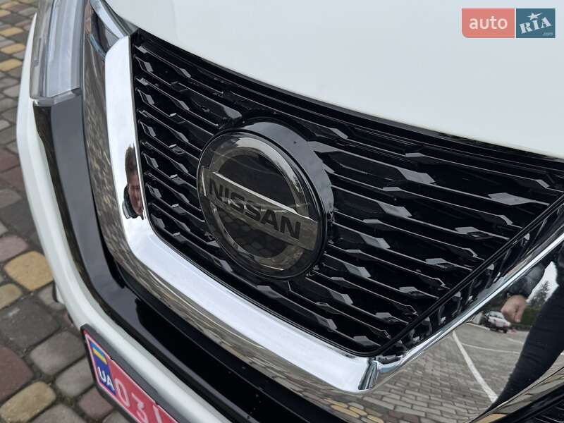 Позашляховик / Кросовер Nissan Rogue 2018 в Луцьку