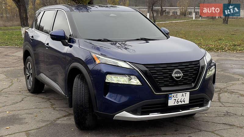 Позашляховик / Кросовер Nissan Rogue 2021 в Кам'янському