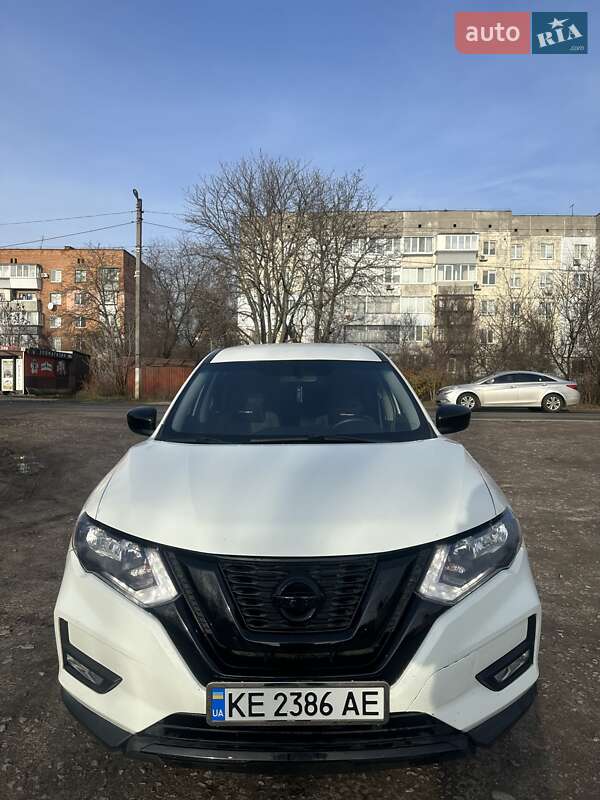 Позашляховик / Кросовер Nissan Rogue 2016 в Києві