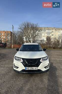 Внедорожник / Кроссовер Nissan Rogue 2016 в Киеве