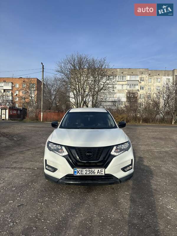 Позашляховик / Кросовер Nissan Rogue 2016 в Києві