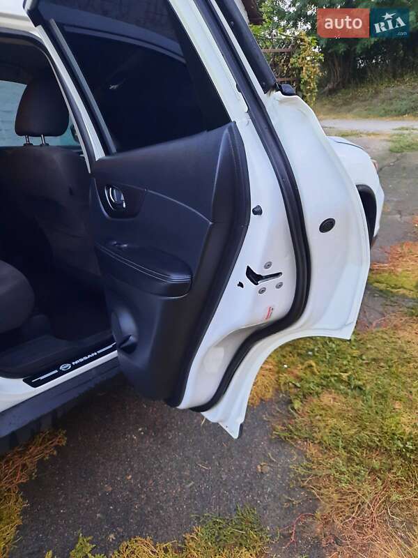 Позашляховик / Кросовер Nissan Rogue 2016 в Києві