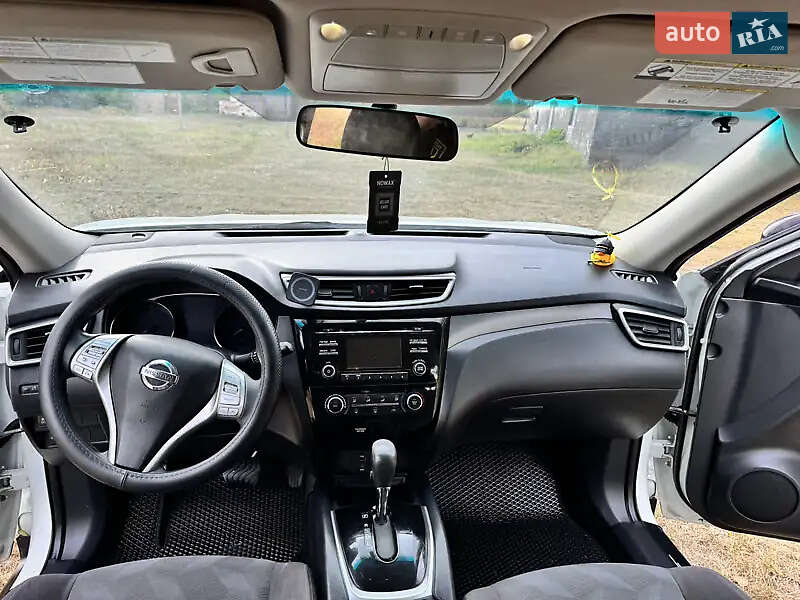 Позашляховик / Кросовер Nissan Rogue 2016 в Києві