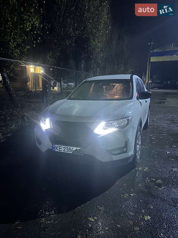 Позашляховик / Кросовер Nissan Rogue 2016 в Києві