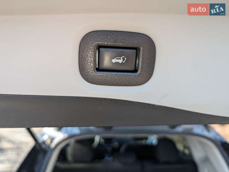 Позашляховик / Кросовер Nissan Rogue 2018 в Києві