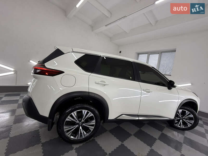 Внедорожник / Кроссовер Nissan Rogue 2023 в Трускавце