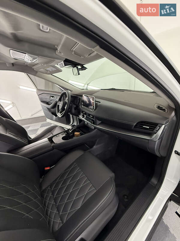 Внедорожник / Кроссовер Nissan Rogue 2023 в Трускавце