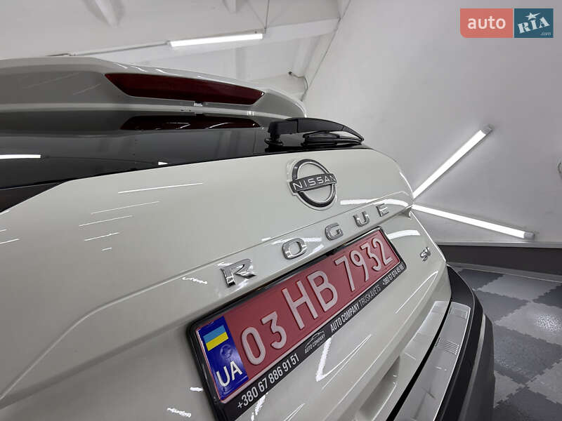 Внедорожник / Кроссовер Nissan Rogue 2023 в Трускавце