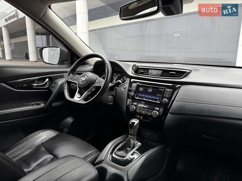 Внедорожник / Кроссовер Nissan Rogue 2018 в Киеве