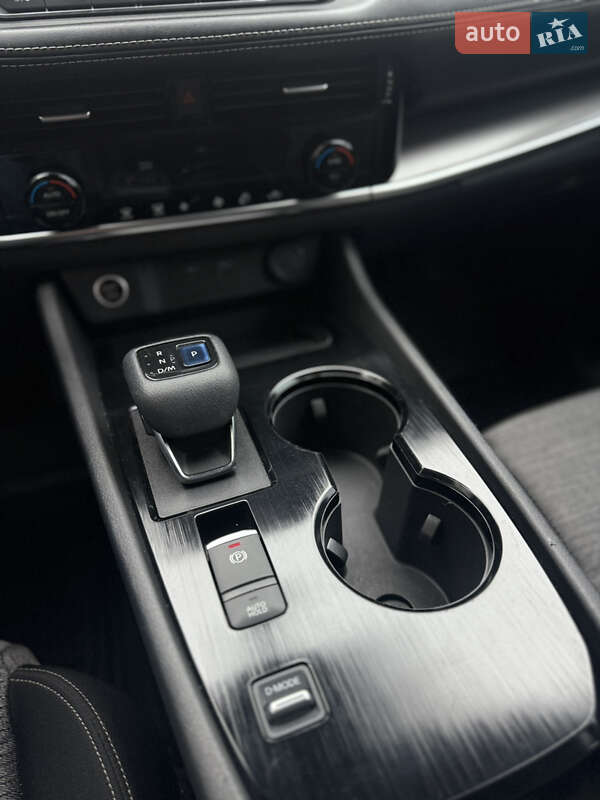 Позашляховик / Кросовер Nissan Rogue 2020 в Ромнах