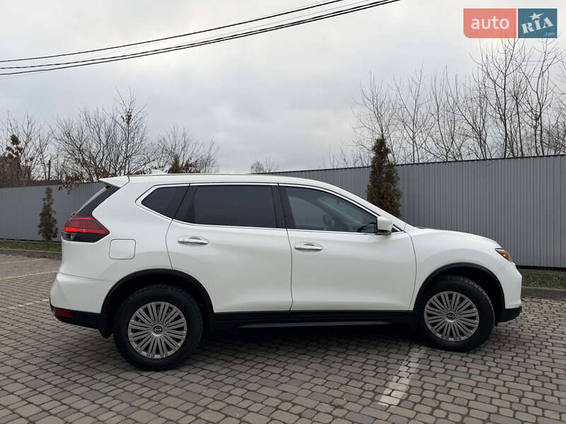 Внедорожник / Кроссовер Nissan Rogue 2018 в Ивано-Франковске