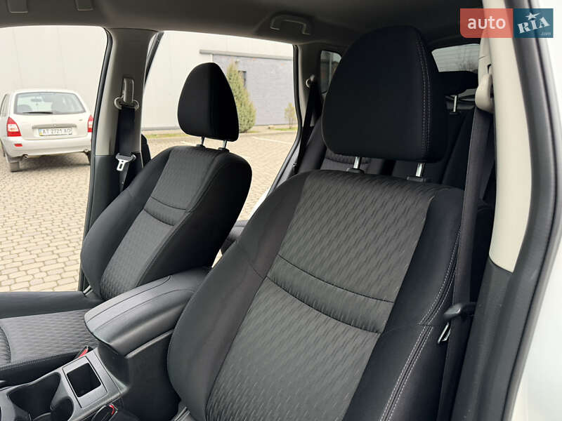 Внедорожник / Кроссовер Nissan Rogue 2018 в Ивано-Франковске