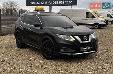 Внедорожник / Кроссовер Nissan Rogue 2016 в Львове