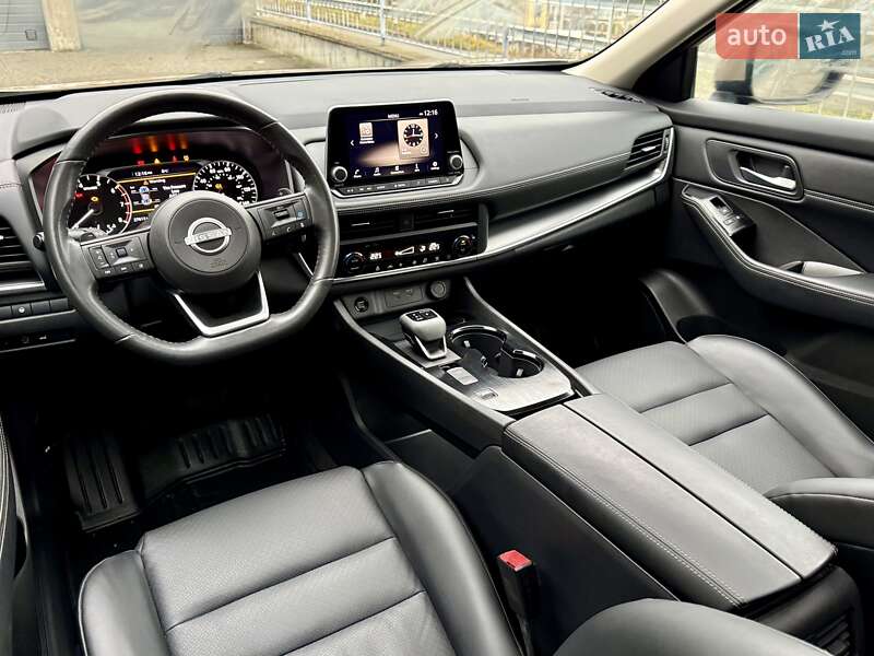 Позашляховик / Кросовер Nissan Rogue 2024 в Тернополі