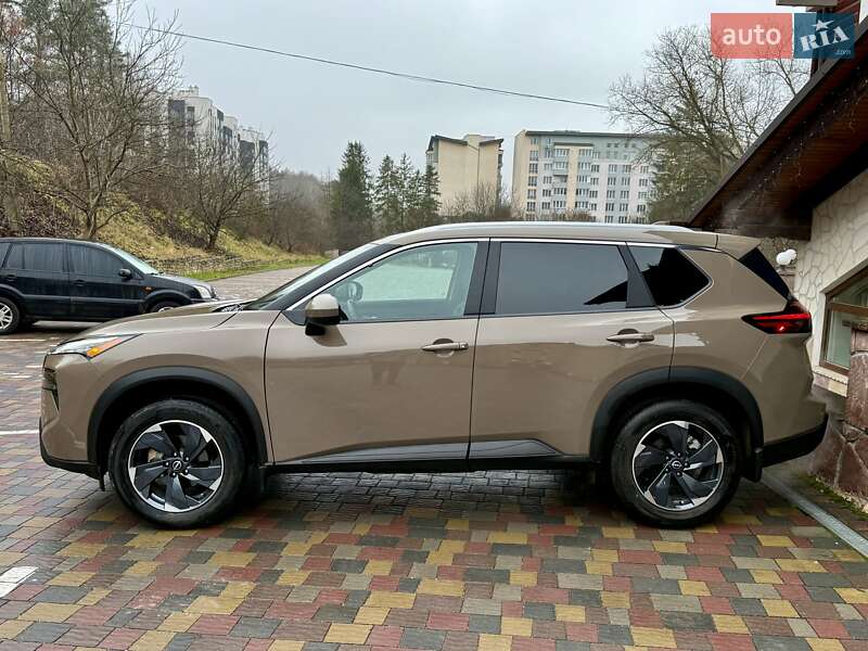 Позашляховик / Кросовер Nissan Rogue 2024 в Тернополі