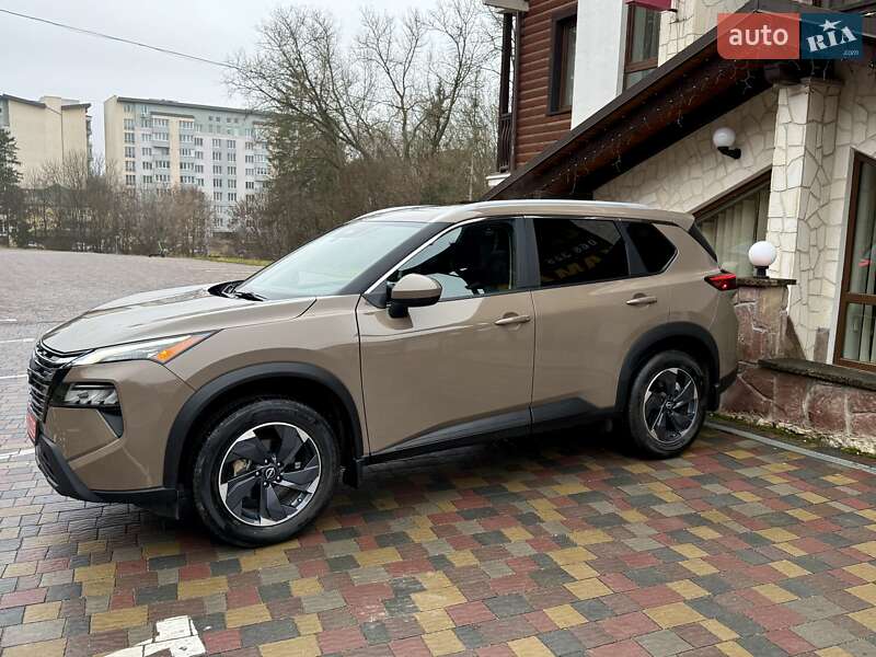 Позашляховик / Кросовер Nissan Rogue 2024 в Тернополі