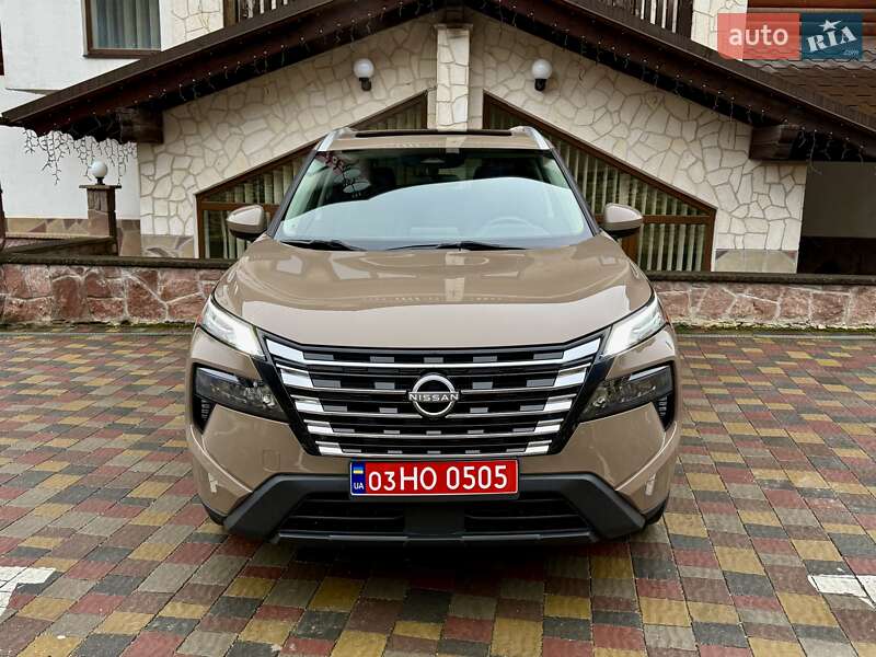 Позашляховик / Кросовер Nissan Rogue 2024 в Тернополі