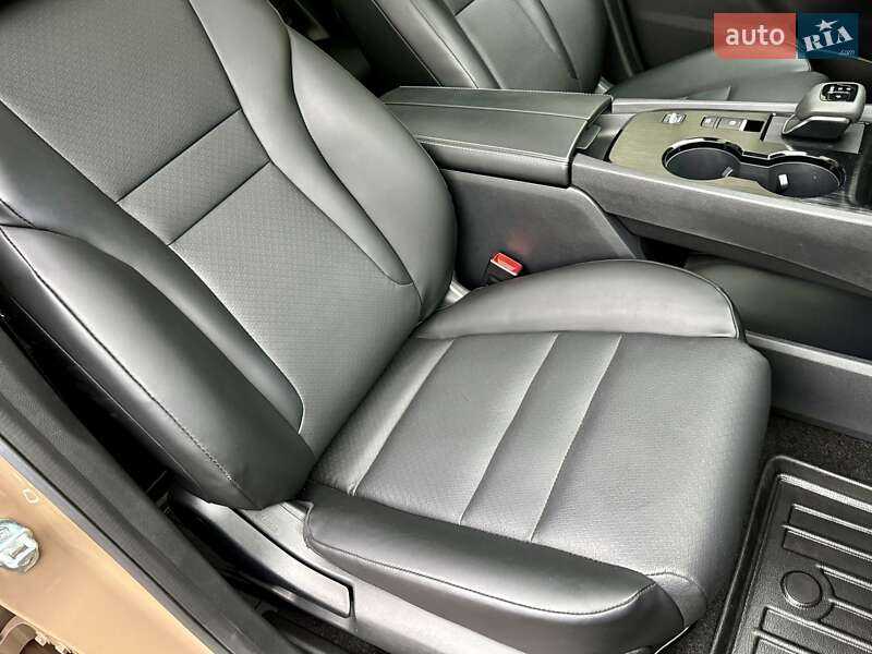 Позашляховик / Кросовер Nissan Rogue 2024 в Тернополі